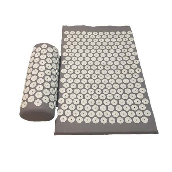Prana Gray Acupressure Blanket and Pillow Set no tag - Picture 1 of 6